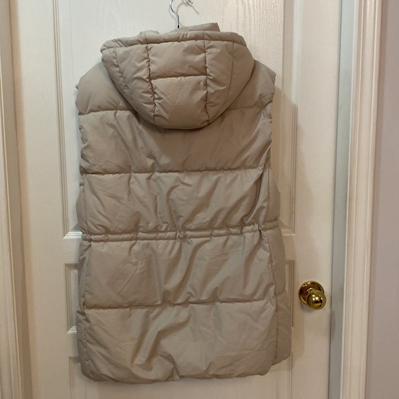 H&M beige vest - Picture 2 of 5